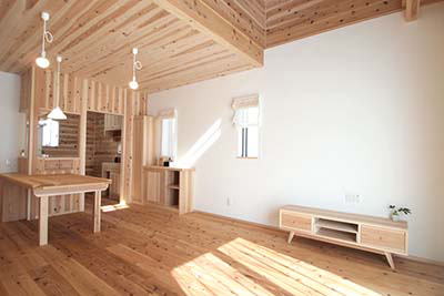 杉材で造った家具のイメージ